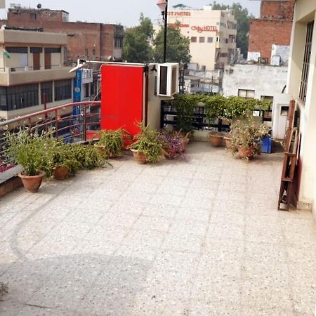 Hotel Atithi Niwas Allāhābād Junction Exteriör bild